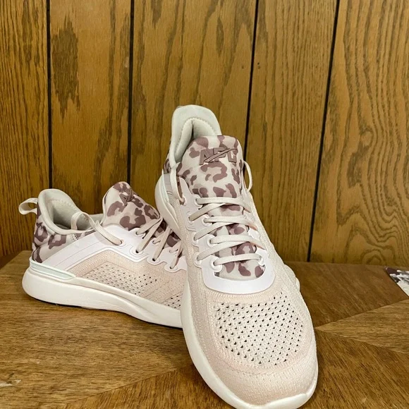 APL" TechLoom Tracer Sneakers -Pink - Picture 4 of 13